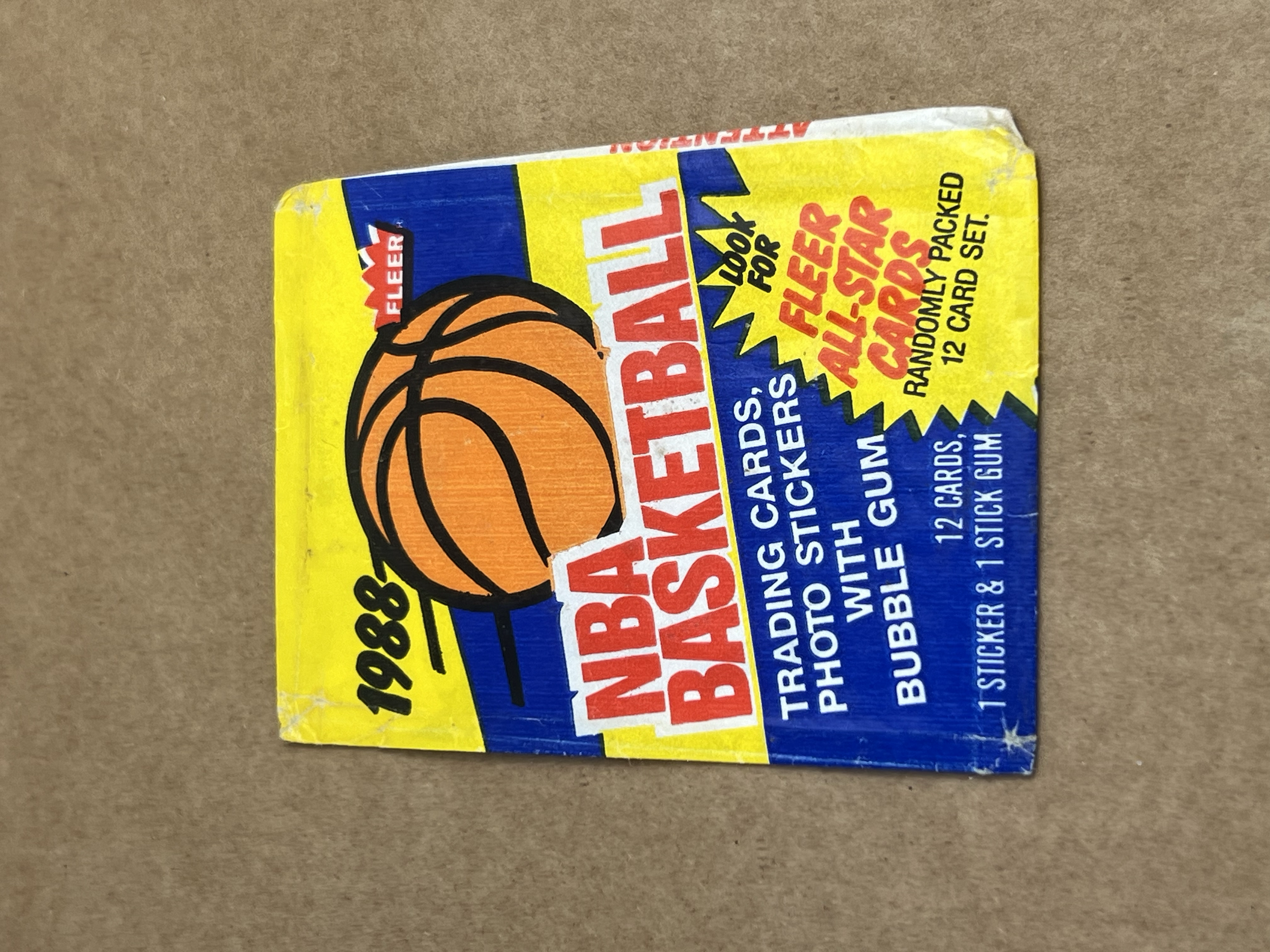Basketball trading card package 1988 fleer Front.png