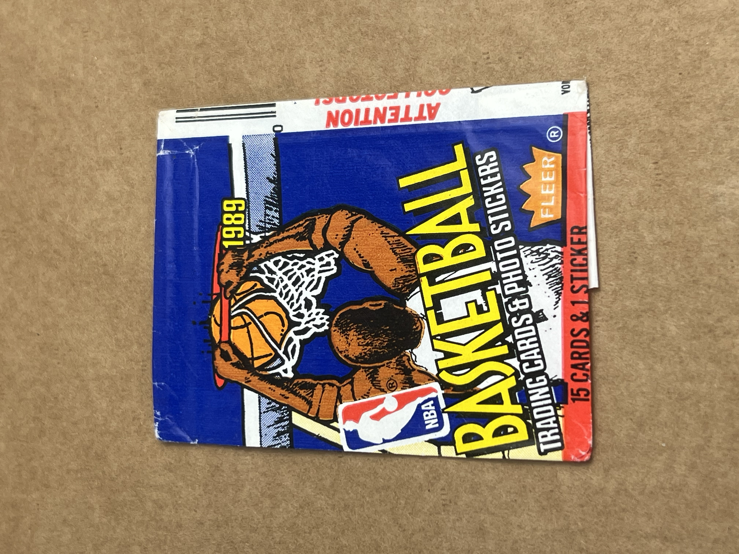 Basketball trading card package 1989 fleer Front.png