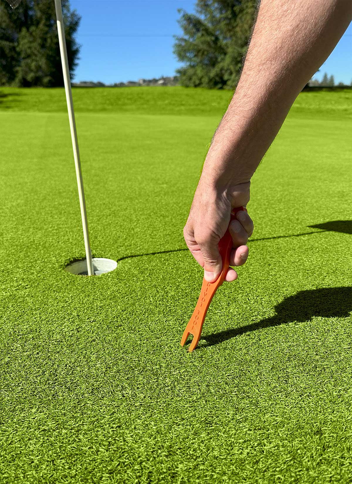 EasyBend-Golf-Divot-Tool---Perfect-for-Golfers-with-Back-Issues.jpg