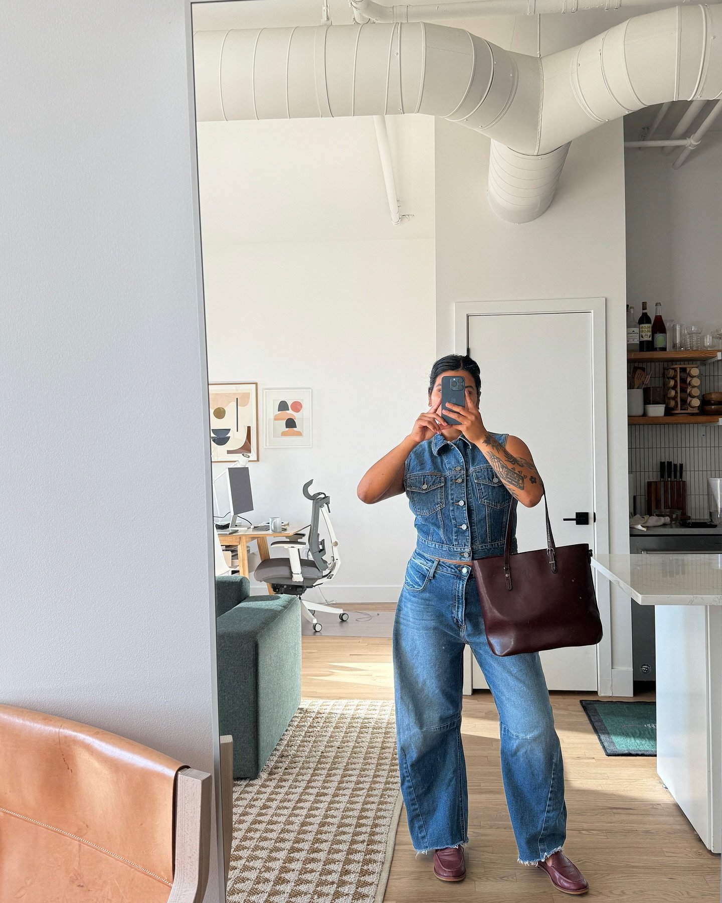 Denim that feels as good as it looks. 
Proud to support @justblackdenim, an LA-made, Asian-American family brand &hearts;️

NIA15 gets you 15% off 
*kindly gifted