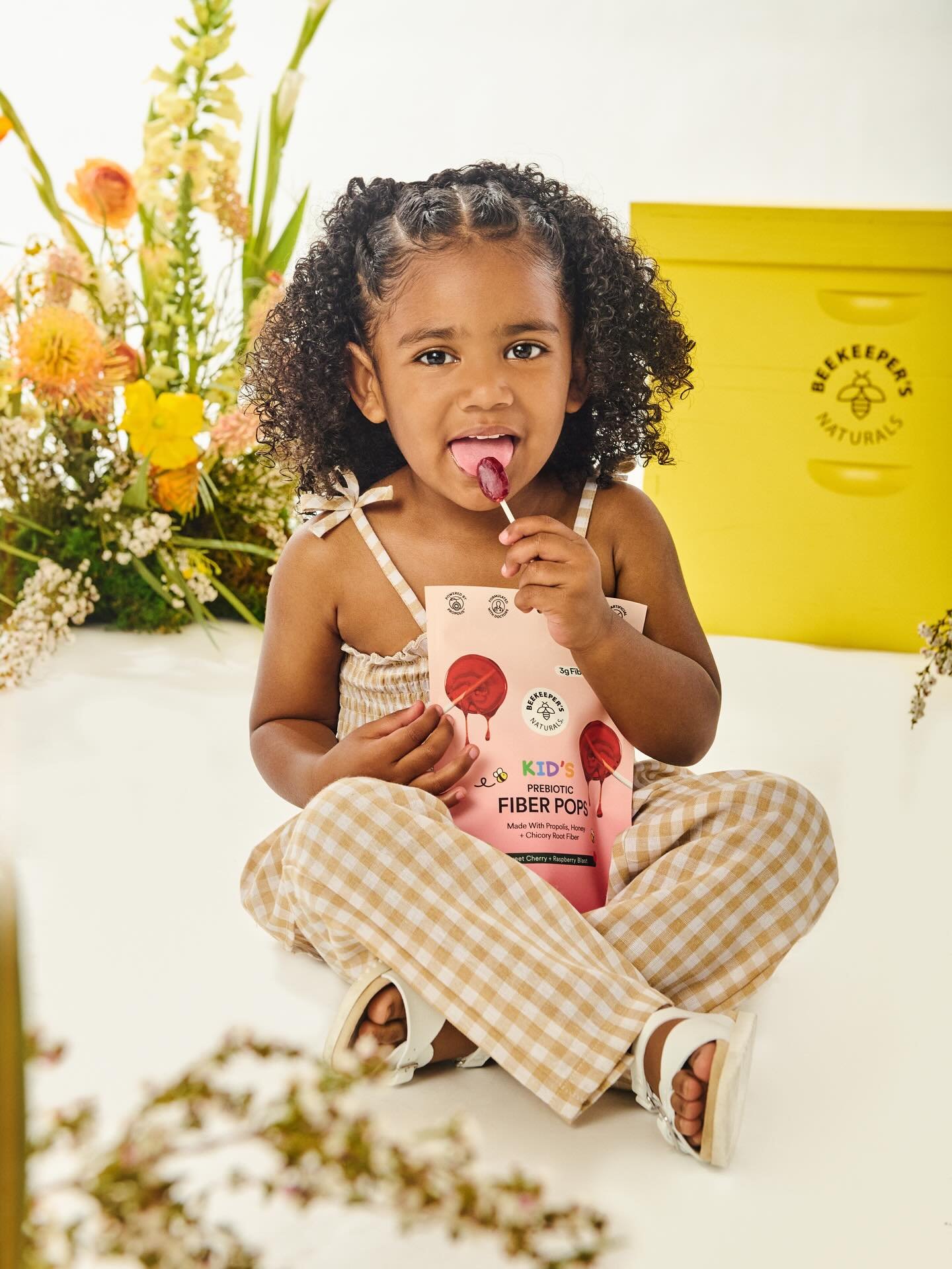 Beekeeper’s Naturals keeps getting sweeter. 🍒Introducing the first-ever kids fiber lollipops that delivers 3g of prebiotic fiber and sweetened with honey. No artificial sweeteners, dyes or sugar alcohols!