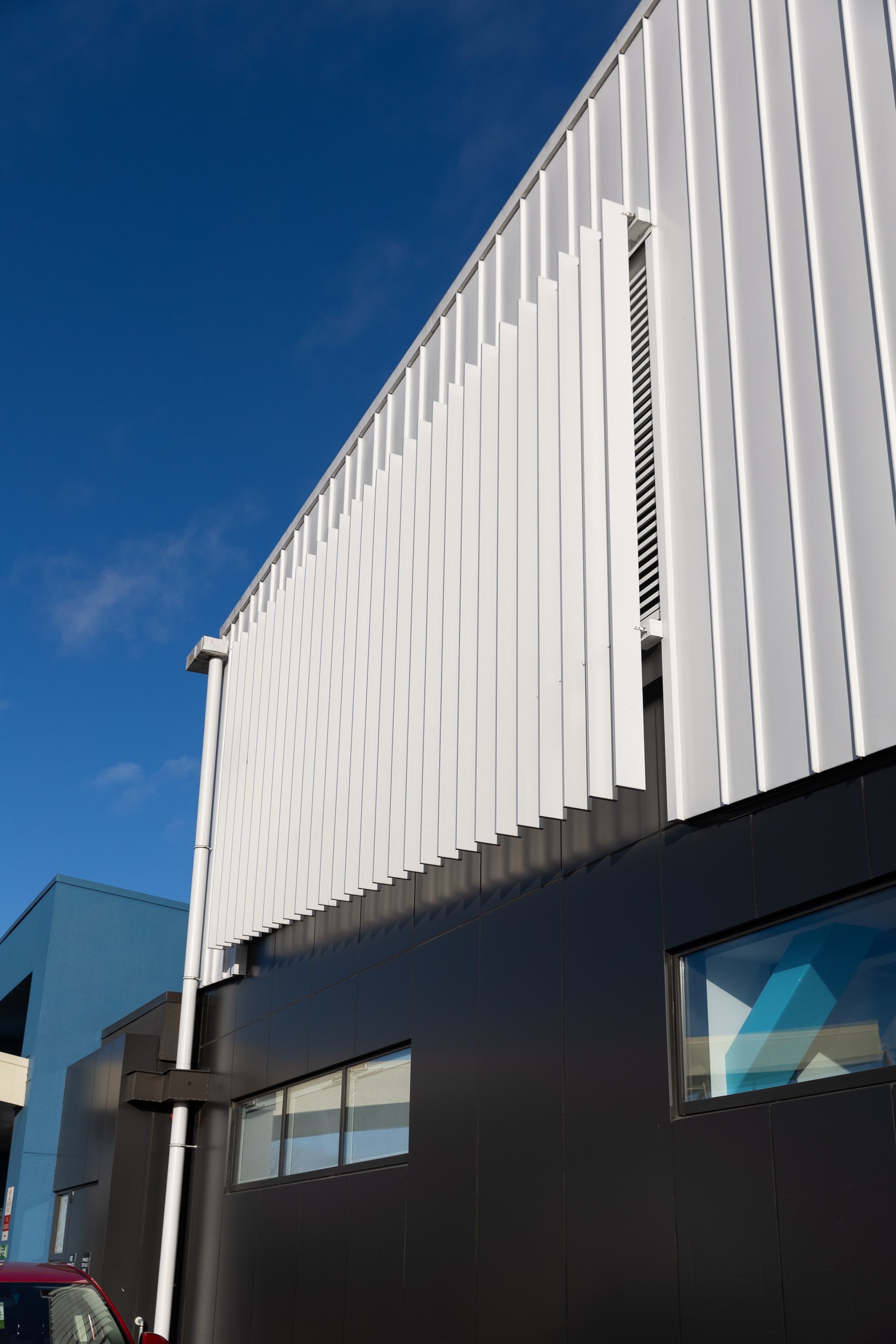 Architectural Facades Co is one of the leading cladding and facade specialist trades companies in the lower North Island of New Zealand, specialising in ACM, HPL, non-combustible, fire rated systems, low to zero maintenance cladding, and customised r