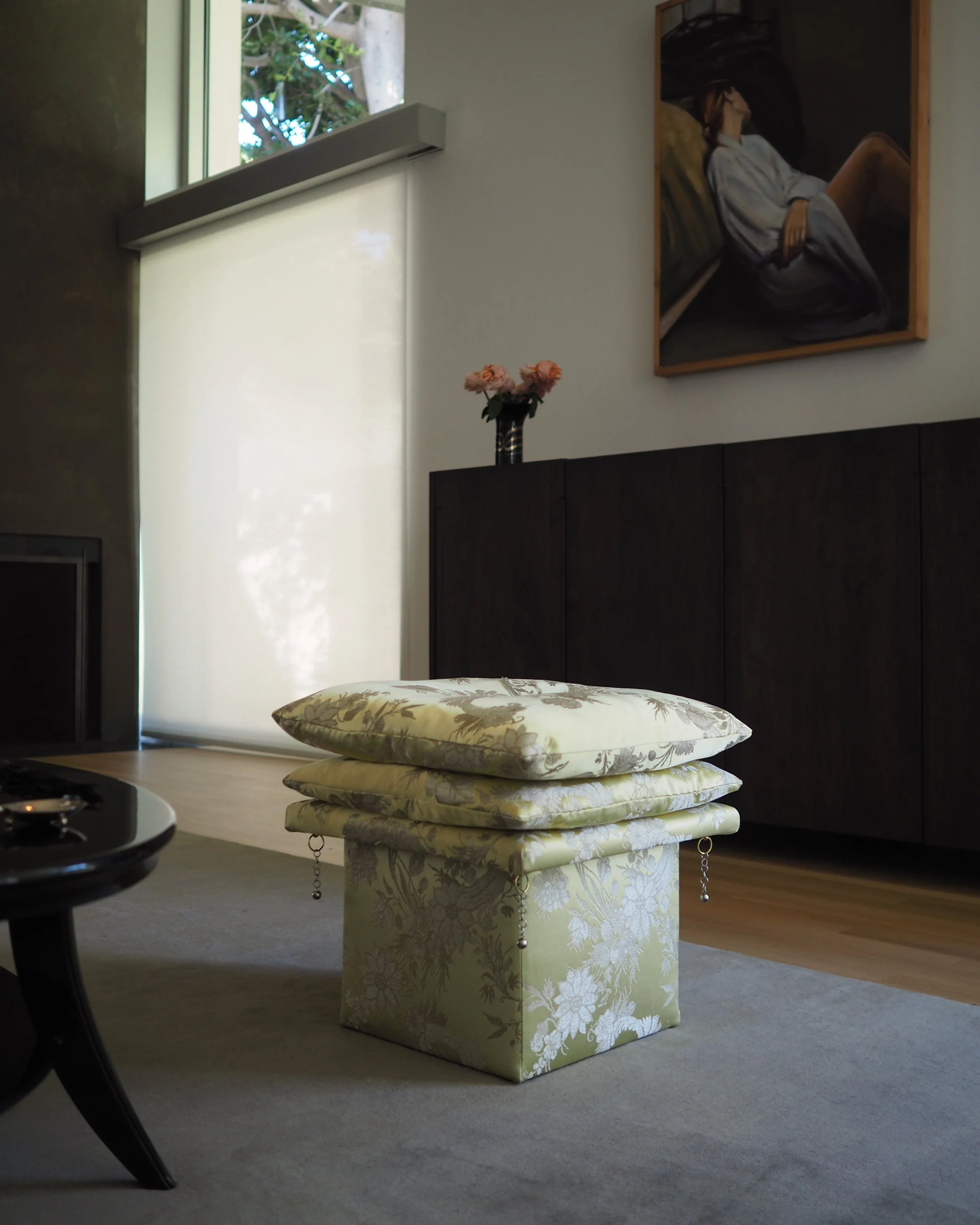 silk pouf 001- 04.jpg