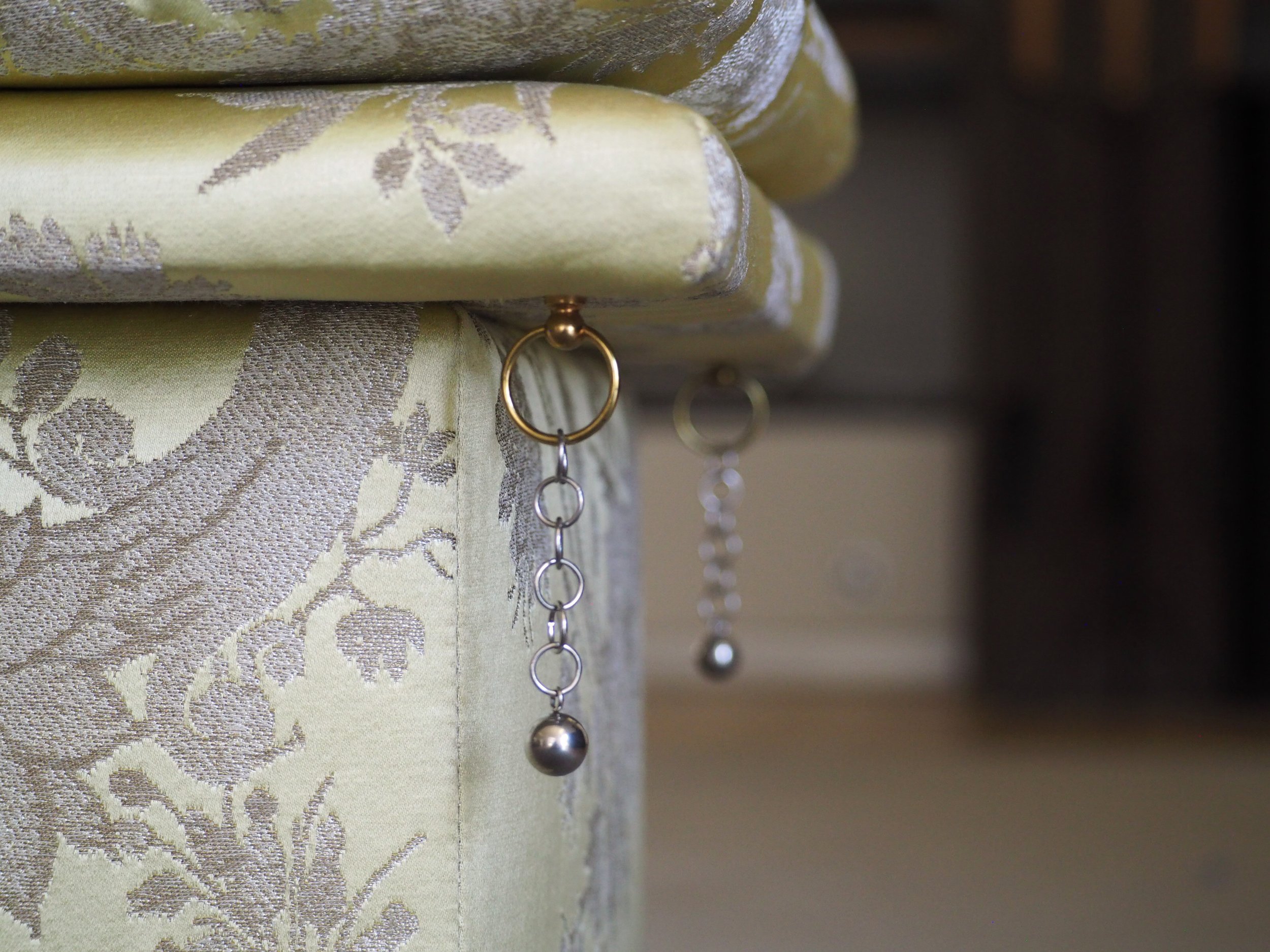 silk pouf 001- 02.jpg