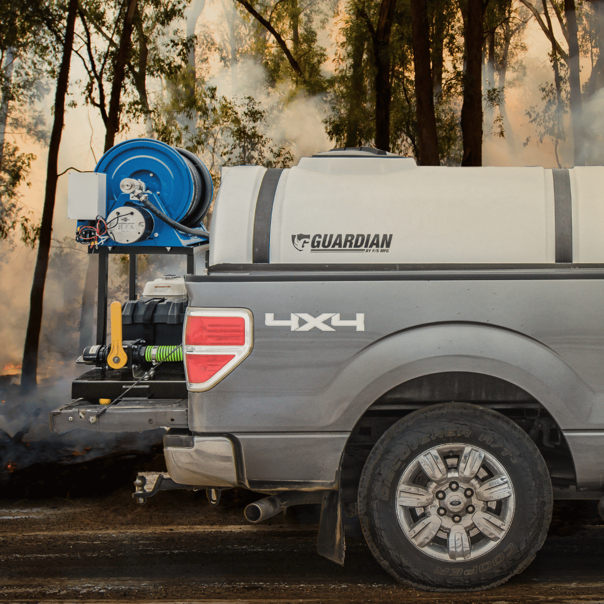 Skid-Mount Fire Fighter in Alberta, built for any vehicle. Features 200-400 gallon tanks and a Honda GX 160 motor.