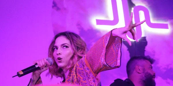 Paty Cantú conquistó a los asistentes al evento Oye! con la interpretación de su nuevo single “#Natural”