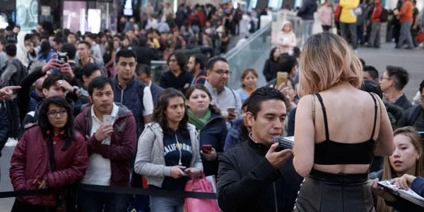 Paty Cantú consintió a sus fans en su más reciente firma de autógrafos
