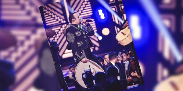 Pepe Aguilar puso el impecable toque mexicano a la ceremonia del Premio Lo Nuestro