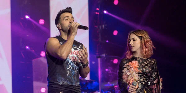 El público del Auditorio Nacional ovacionó a Paty Cantú al acompañar a Luis Fonsi con el tema “No me doy por vencido”