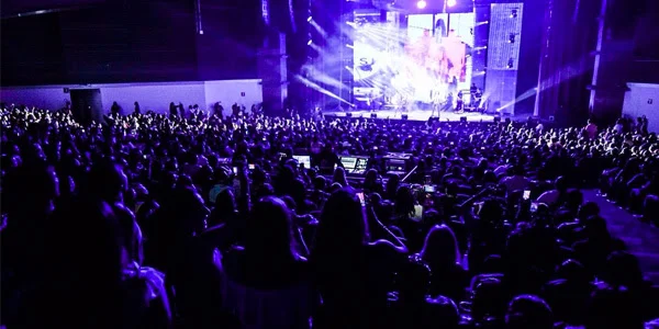 A punto de arrancar su gira por EU, Ha*Ash recibió Disco de Oro en Costa Rica por las altas ventas de su Primera Fila en Centroamérica y el Caribe