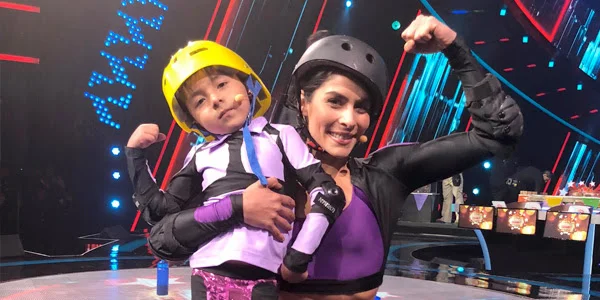 María León invitó a dos concursantes de Pequeños Gigantes a participar en su nuevo video “Amor ilegal”