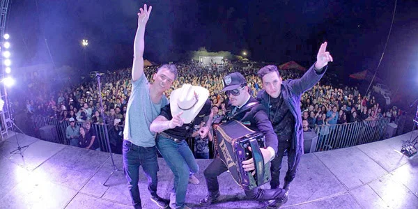 Kinky puso a bailar a Zacatecas con su Nada Vale Más Que Tú Tour