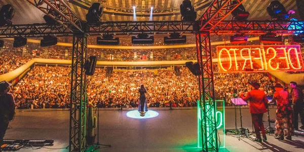 Yuridia estremeció con su impactante voz al público que convirtió en SOLD OUT su show en el Auditorio Nacional