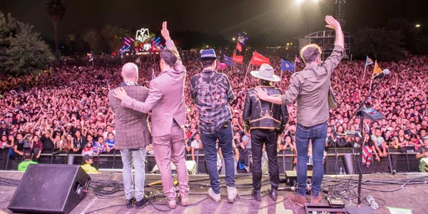 Fobia superó con creces las expectativas de sus fans al ofrecer un espectacular show en el Festival Tecate Pa’l Norte