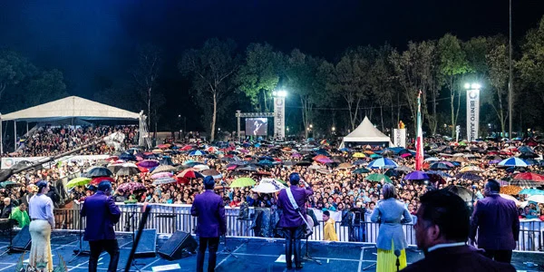 Los Ángeles Azules desataron el baile en las fiestas patrias de la delegación Benito Juárez de la CDMX