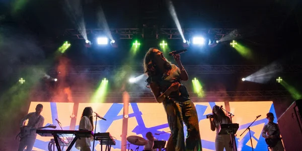 Ximena Sariñana y su nuevo sencillo “¿Qué tiene?” resonaron en Baja California, estado en el que dio su primer concierto de 2018