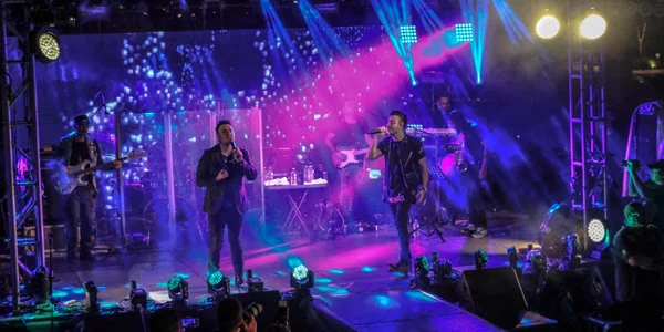 Río Roma llenó de romanticismo a Mérida durante su concierto en The Harbor