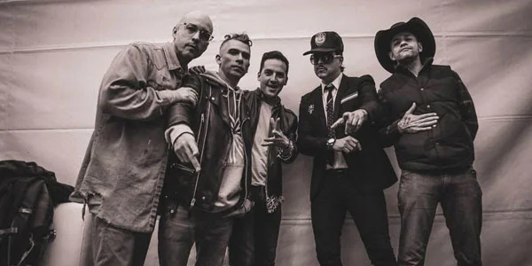 Kinky puso ritmo a la exclusiva fiesta de Reebok en la Ciudad de México