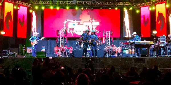 Bronco mantiene su intenso galope por Estados Unidos: Texas enloqueció con su música este fin de semana