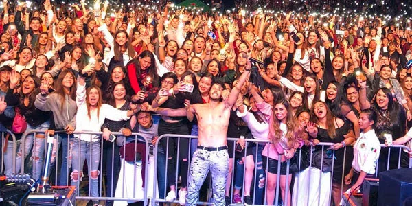  Sebastián Yatra ganó la categoría de Mejor Solista del Año en los #TúAwards