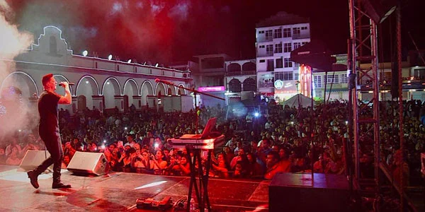  Yahir puso a cantar a Guerrero y Yucatán este fin de semana con su tour +Allá