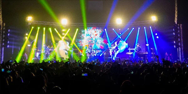 Bronco sigue con su tour por Estados Unidos con gran éxito