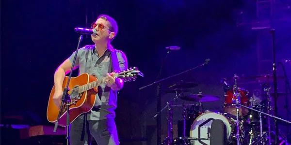 Chucho Rivas puso a cantar a más de 3 mil personas en Puebla