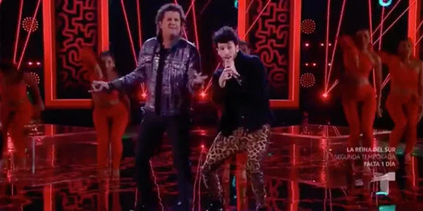 Sebastián Yatra engalanó el final de temporada de La Voz US y cantó con Carlos Vives “Robarte un beso”