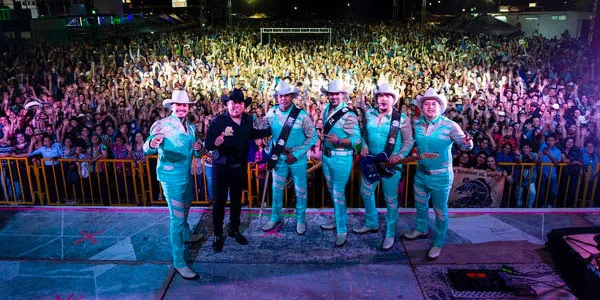 Bronco sigue de gira por México mientras prepara el show que presentará en el Auditorio Nacional