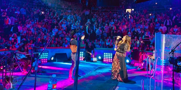 Yuridia conquistó a 19 mil fans en las ciudades de Sonora, Colima y Puebla