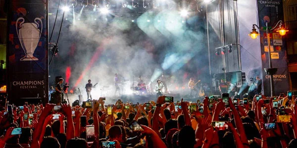 Sebastián Yatra inauguró el UEFA Champions Festival ante más de 25 mil personas