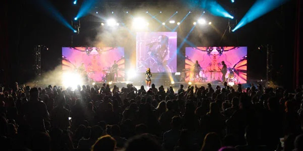 Ante recintos abarrotados, Paty Cantú compartió su #DeluxeLive en CDMX, Monterrey y Puebla