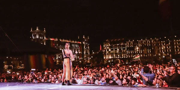 María León fue invitada de honor en la edición 41 de la marcha LGBTTTI