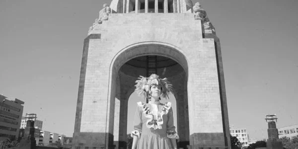 Nina Olimón conmemoró el Día de la Independencia con la canción “Niños Héroes”