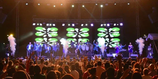 Los Ángeles Azules contagiaron su ritmo al norte del país