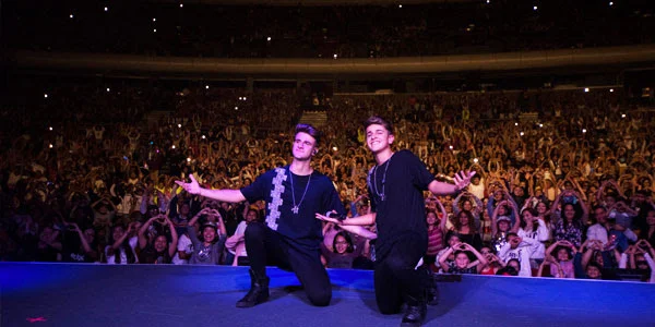 Adexe &amp; Nau triunfaron con Sold Out en el Auditorio Nacional y lanzaron su nuevo álbum Indiscutibles