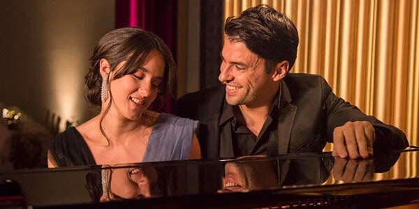 Ximena Sariñana ofreció íntimo show en la CDMX al lado del pianista Jorge Viladoms