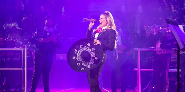 María José sorprendió al público de Guanajuato al incluir en su concierto un set con mariachi