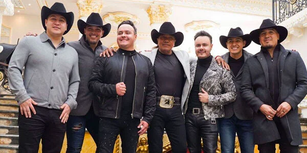 Bronco y Río Roma graban el video oficial de “Se alinearon los planetas”