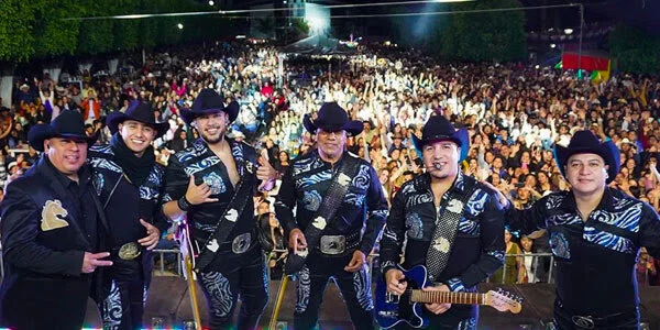 Bronco, listo para su participación en el Premio Lo Nuestro este jueves
