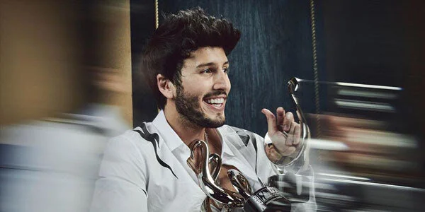 Sebastián Yatra gana tres premios Lo Nuestro y lanza “TBT”, cuyo video superó 8 millones de views en 3 días