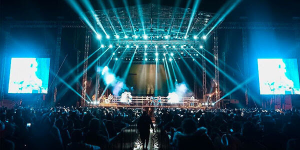 Bronco hizo vibrar a miles de fanáticos en México