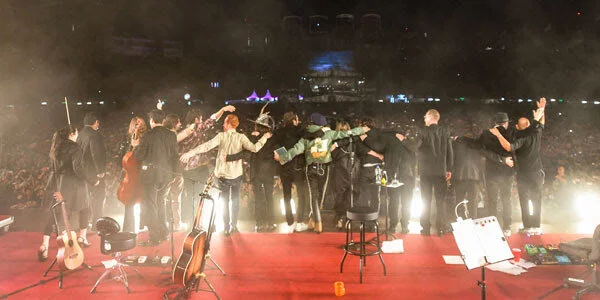 Zoé celebra 10 años del Unplugged Música de Fondo con Sold Out en Guadalajara, una presentación histórica en el Vive Latino ante 63 mil fans y la reedición del álbum