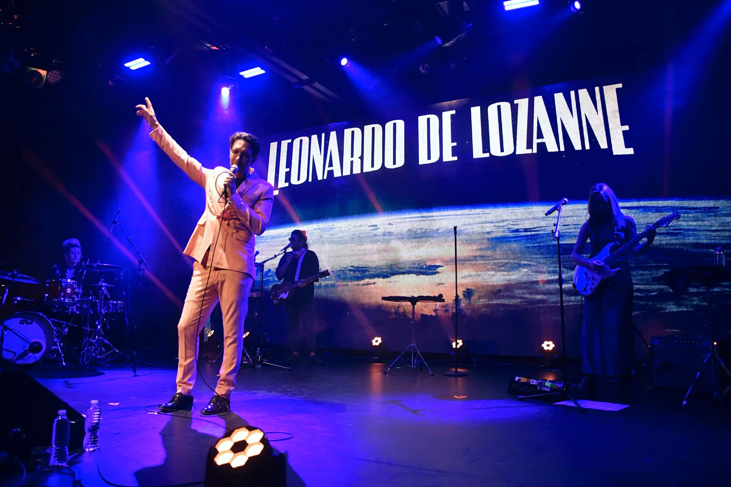 Leonardo de Lozanne cautivó al Lunario al presentar su disco Espacial Colonial