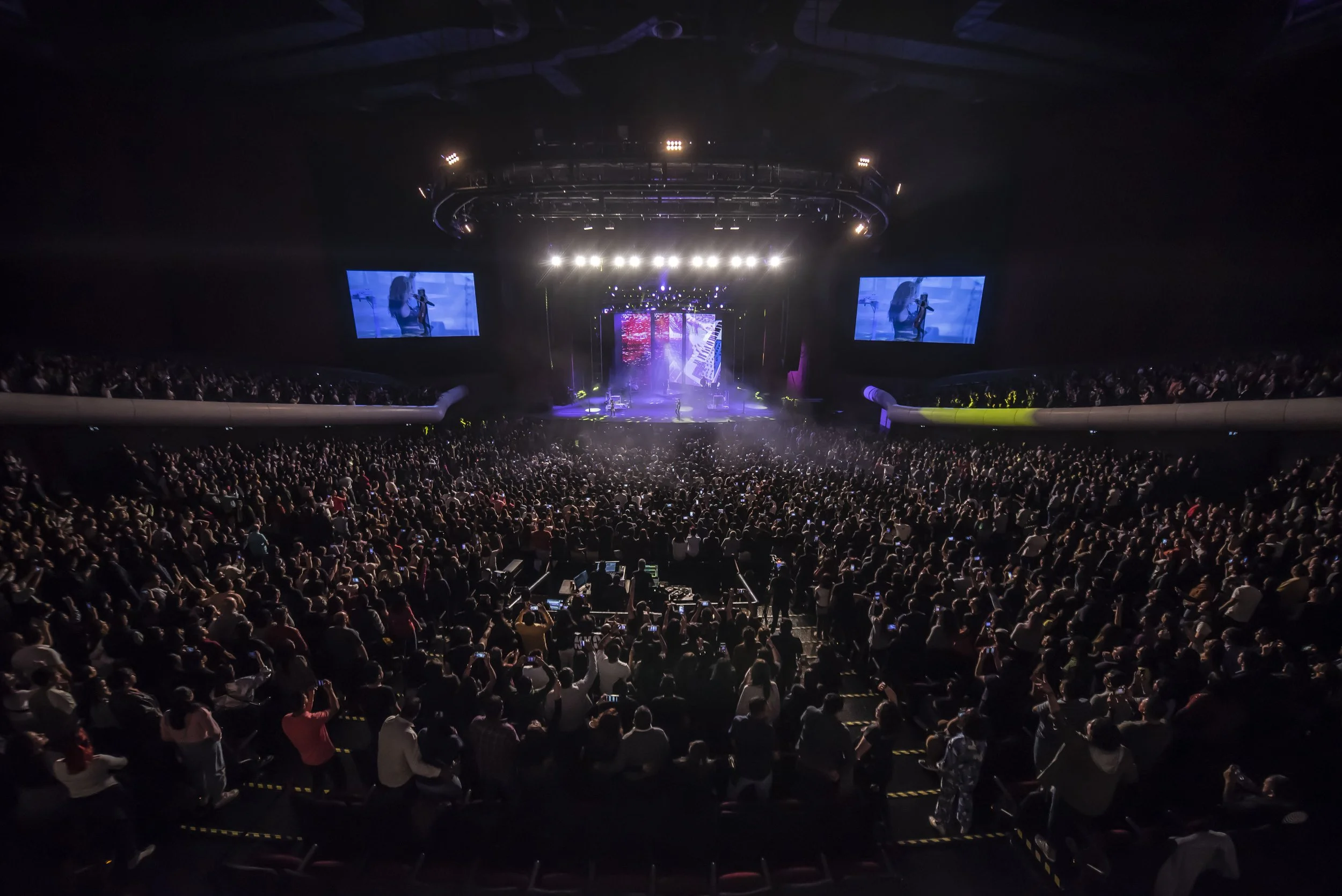 Moenia hipnotiza a sus fans en la primera fecha del Pixel Tour en el Auditorio Nacional