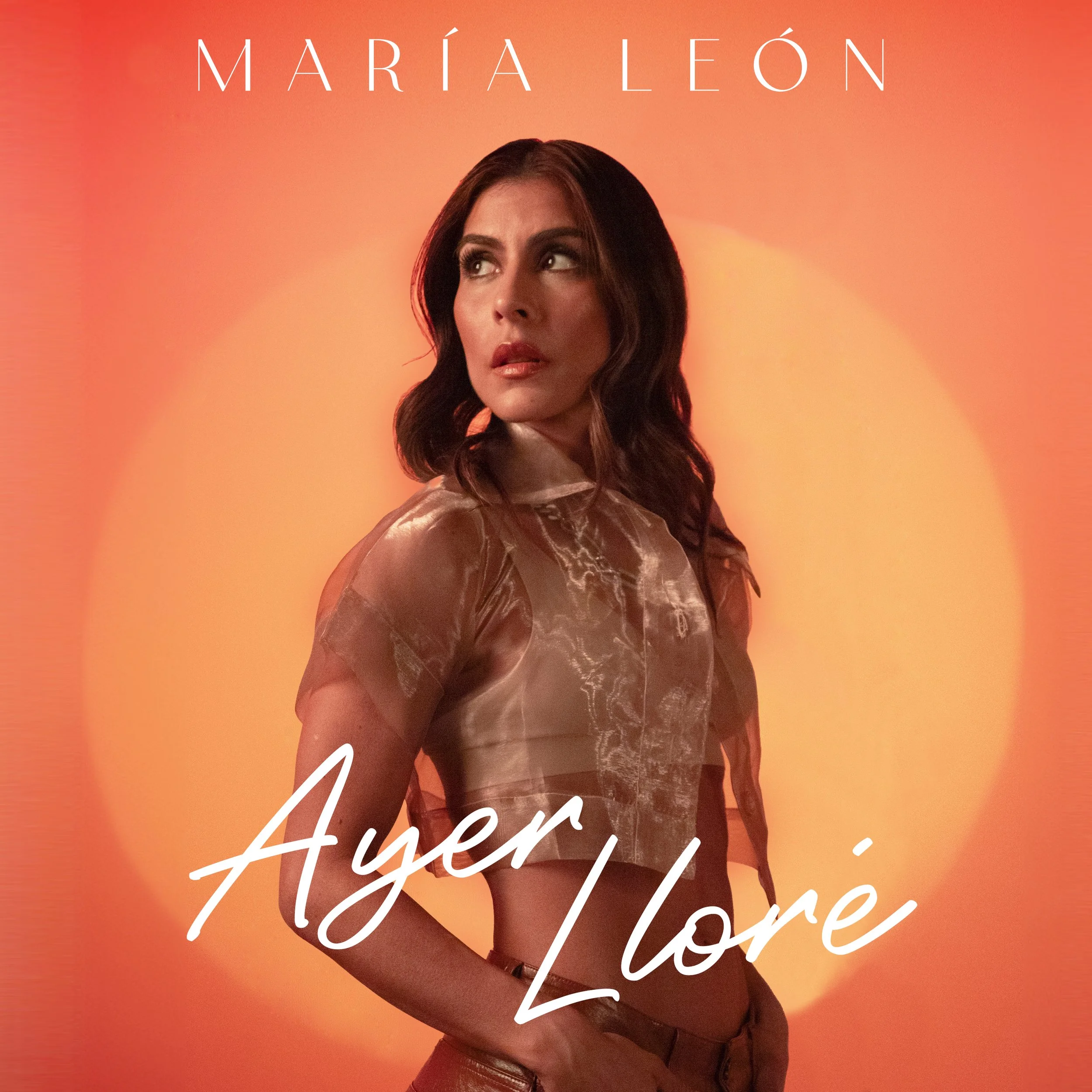 María León estrena "Ayer lloré", una canción de amor para dedicarle a tu ex