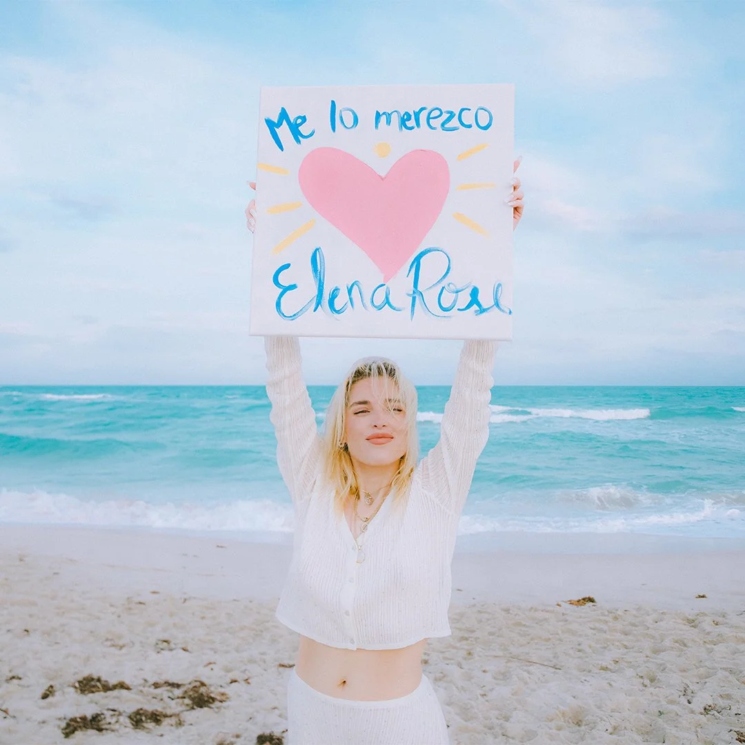 Como un regalo para sus fans Elena Rose presentó su nuevo tema "Me lo merezco", en exclusiva para Instagram y Facebook