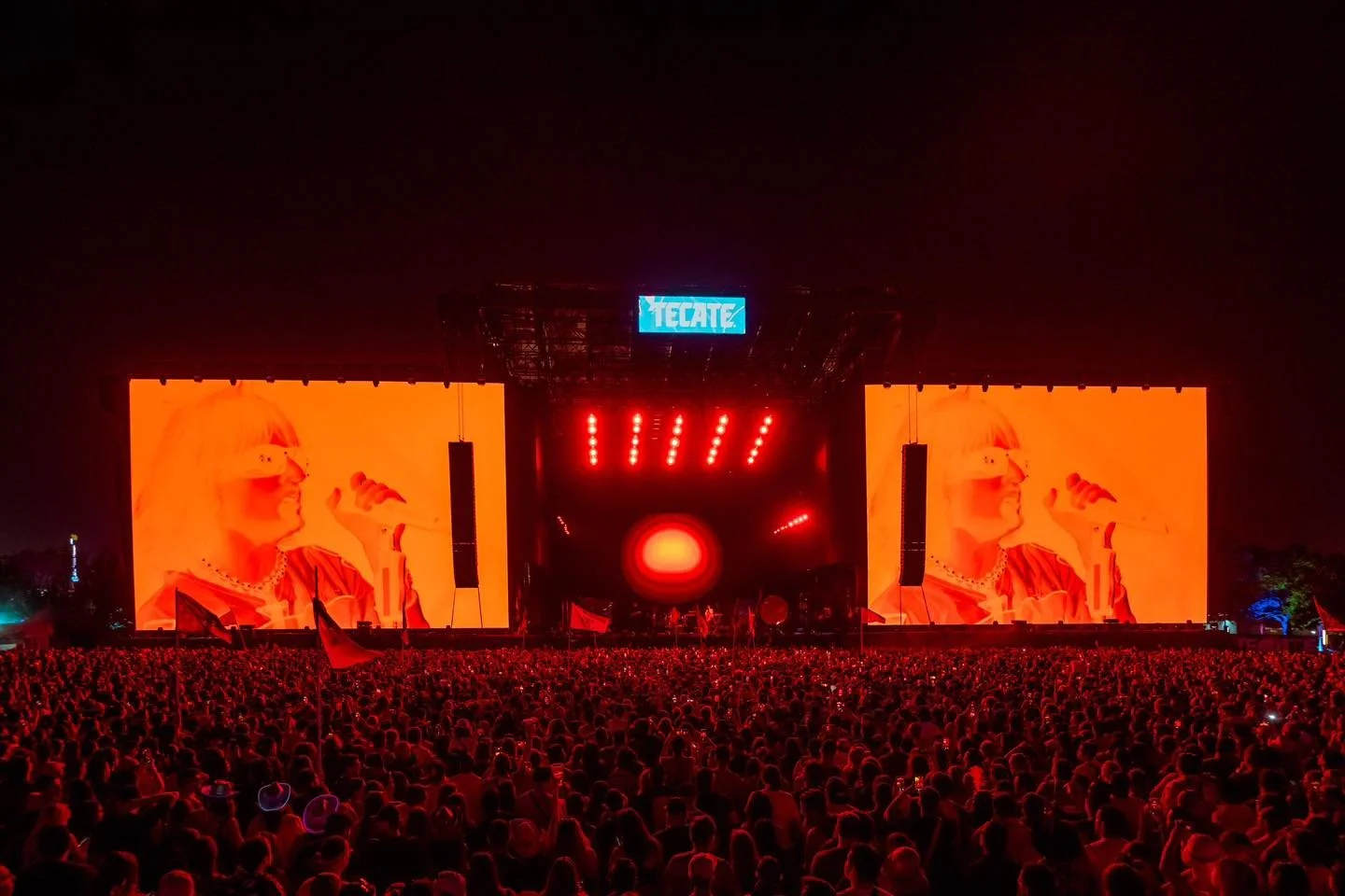 Los Esquivel, DLD, Yng Lvcas, Enjambre y Danny Ocean exaltaron los sentidos de miles de personas en el día 2 de Tecate Pa'l Norte
