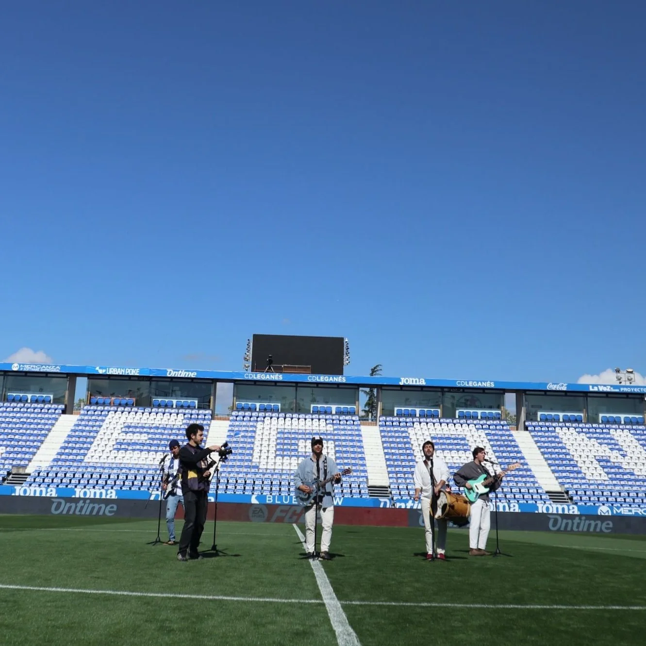 HERMANOS MARTÍNEZ SE UNEN AL CD LEGANÉS CON ‘ABRÁZAME FUERTE’