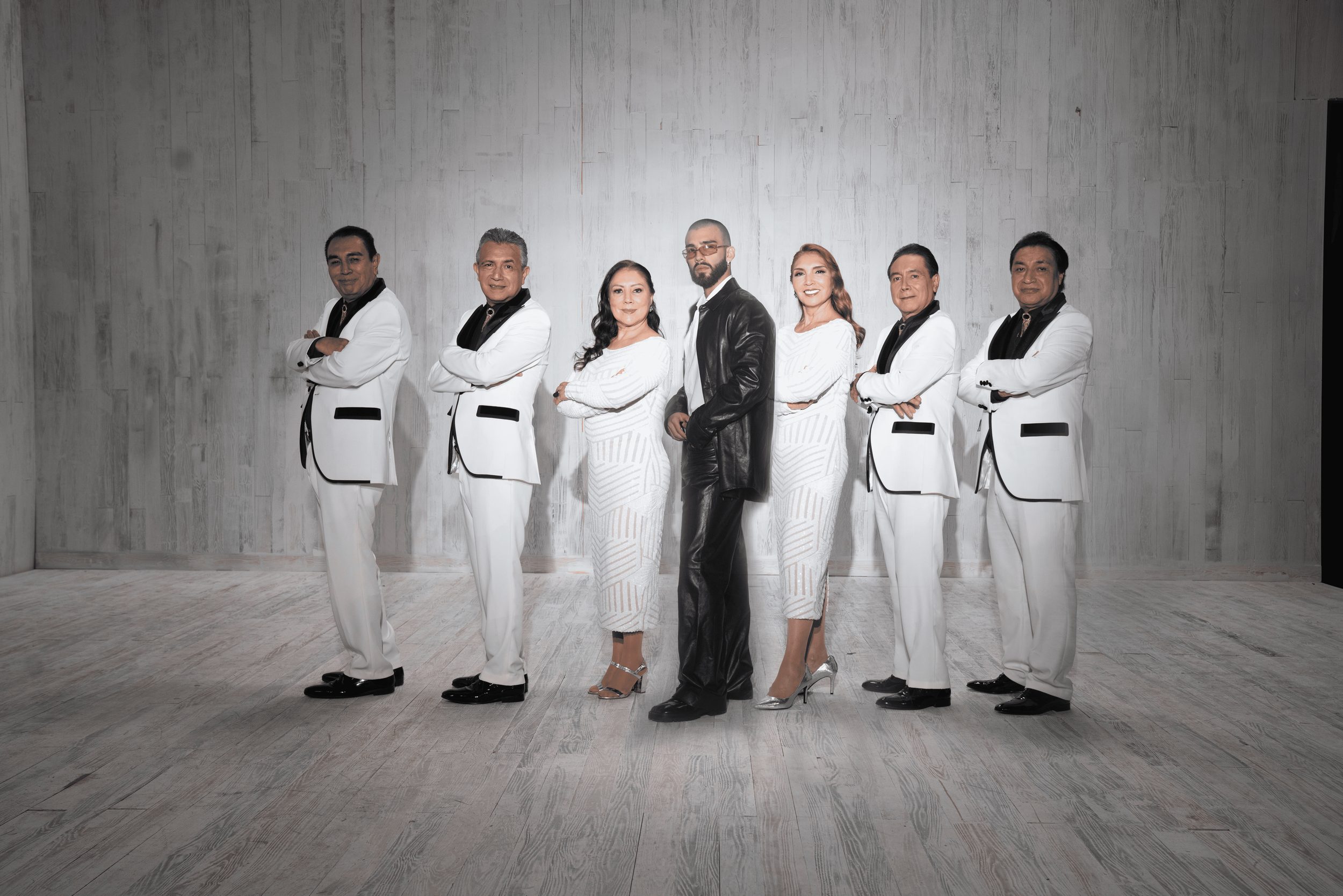 LOS ÁNGELES AZULES Y MANUEL TURIZO JUNTOS EN "EL DESPERTADOR"